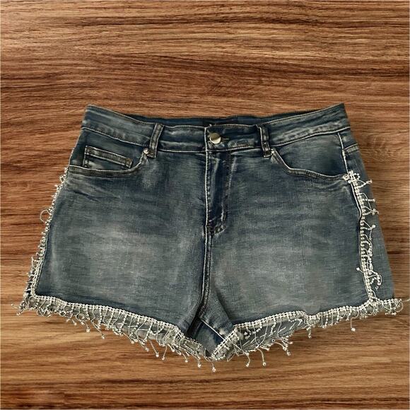 Women’s Airport studded Jean shorts NWT Size 11 - Picture 1 of 6